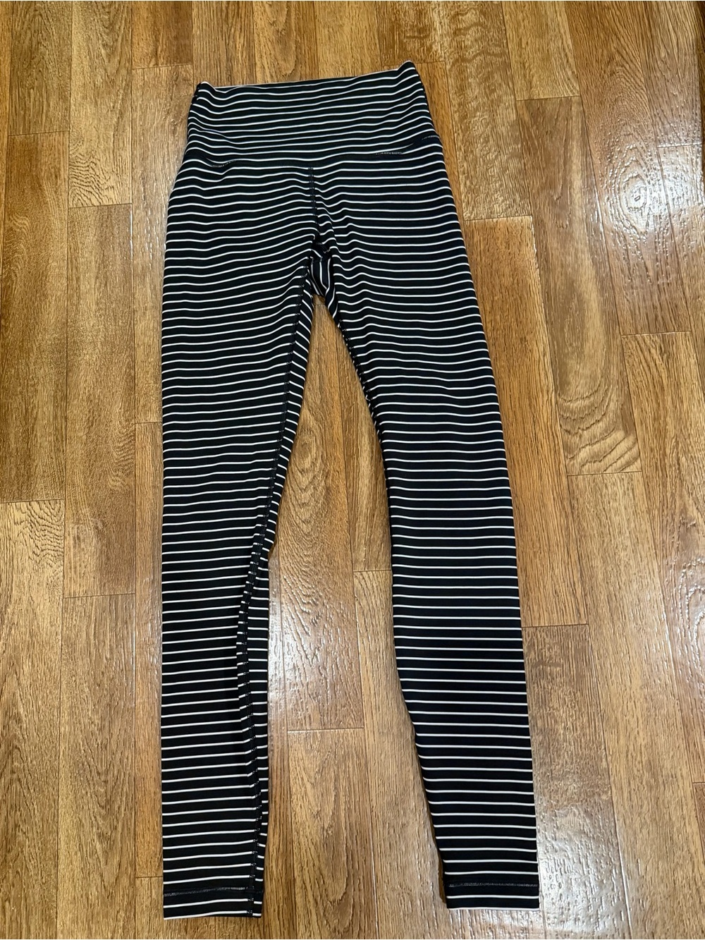 Lululemon Wunder Under HR Tight 28" *Luxtreme Parallel Stripe Black White 4